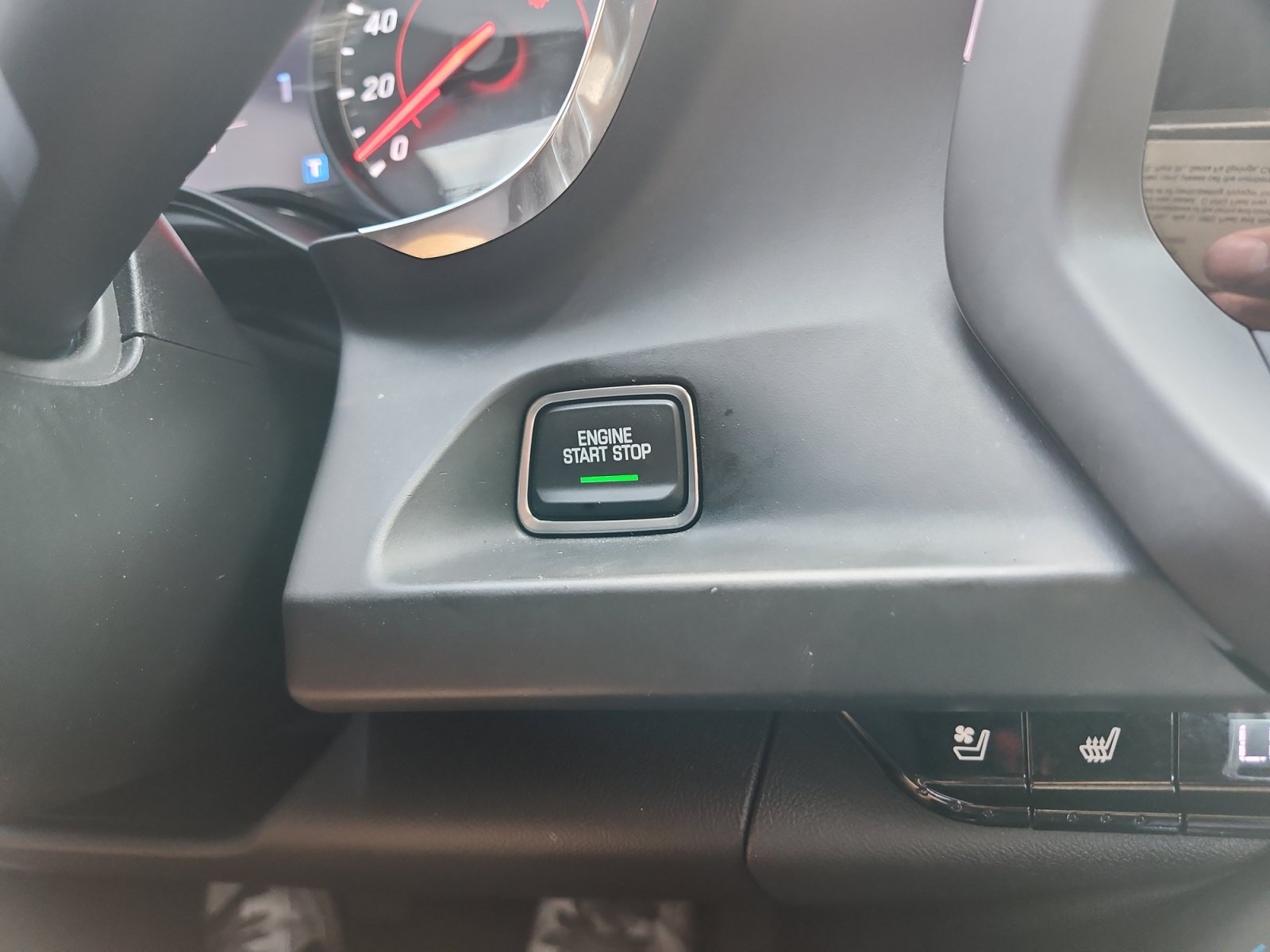 Used 2019 Chevrolet Camaro SS RWD image 6