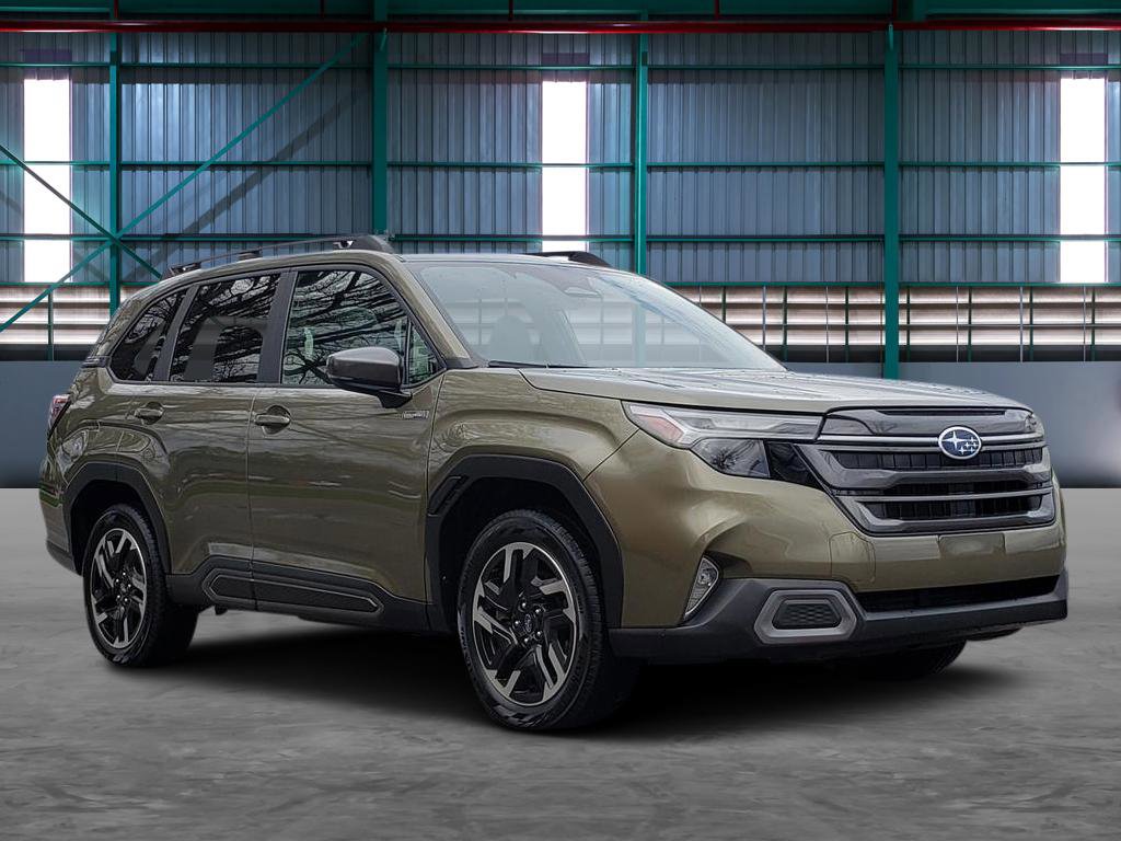 Used 2025 Subaru Forester Limited w/ Popular Package image 6