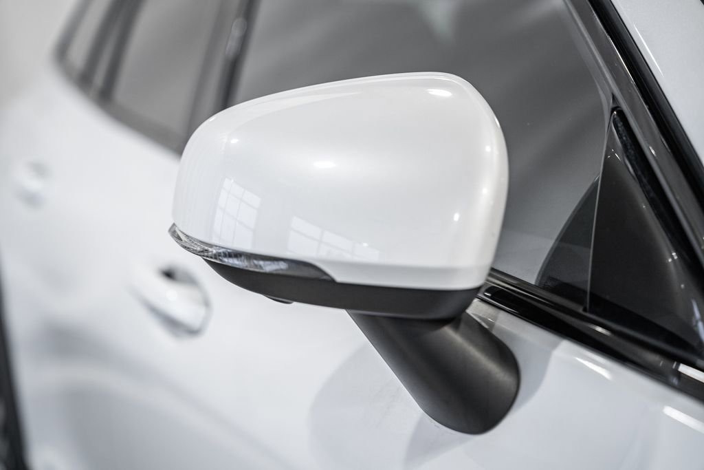 Used 2025 Volvo V60 B5 Cross Country Plus image 14