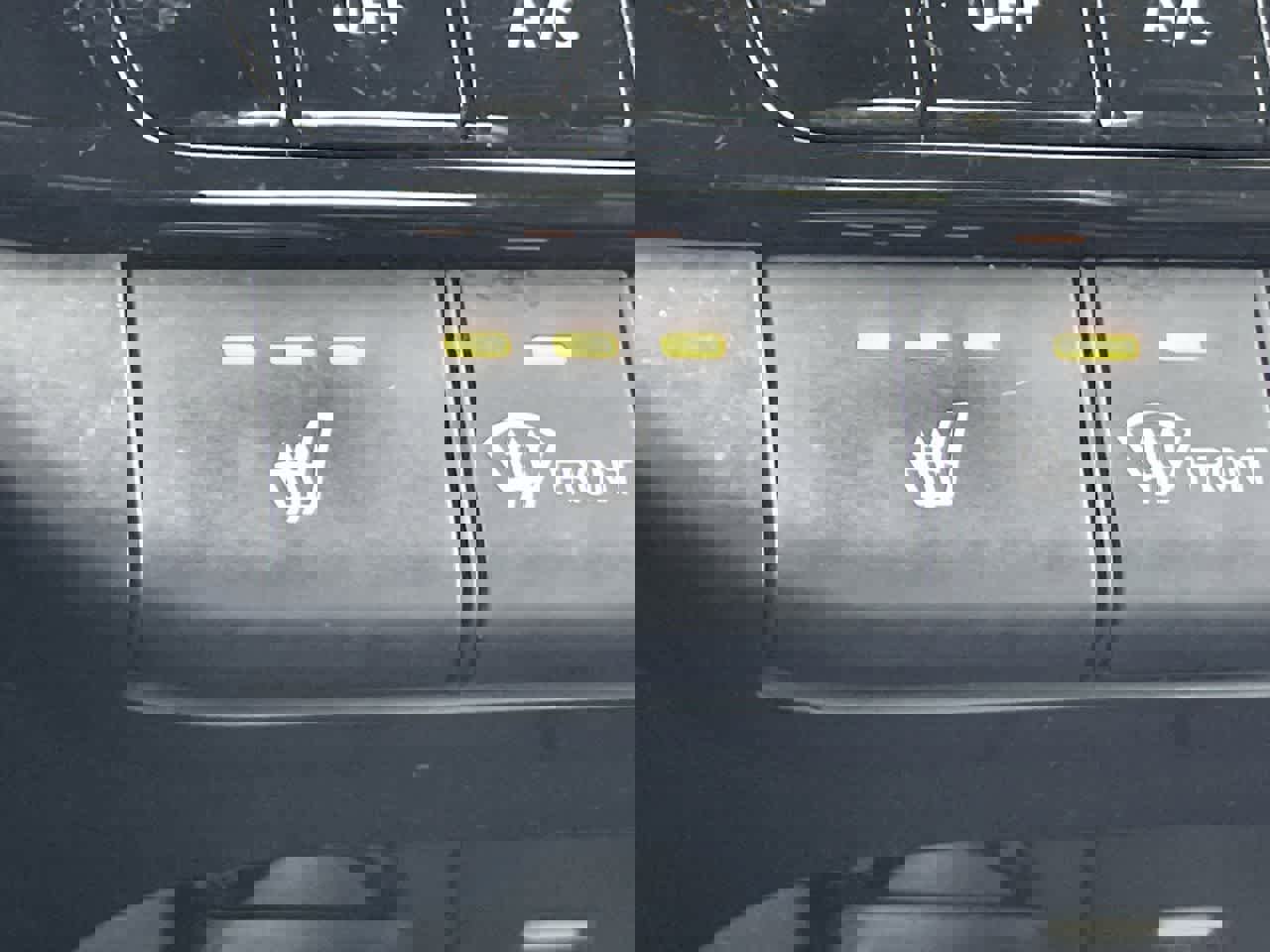 Used 2023 Hyundai Elantra Limited image 22