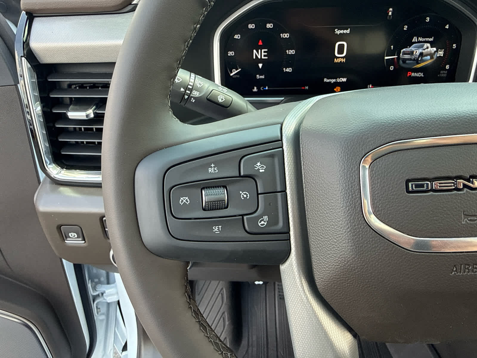 New 2026 GMC Sierra 3500 Denali w/ Technology Package AWD/4WD image 18