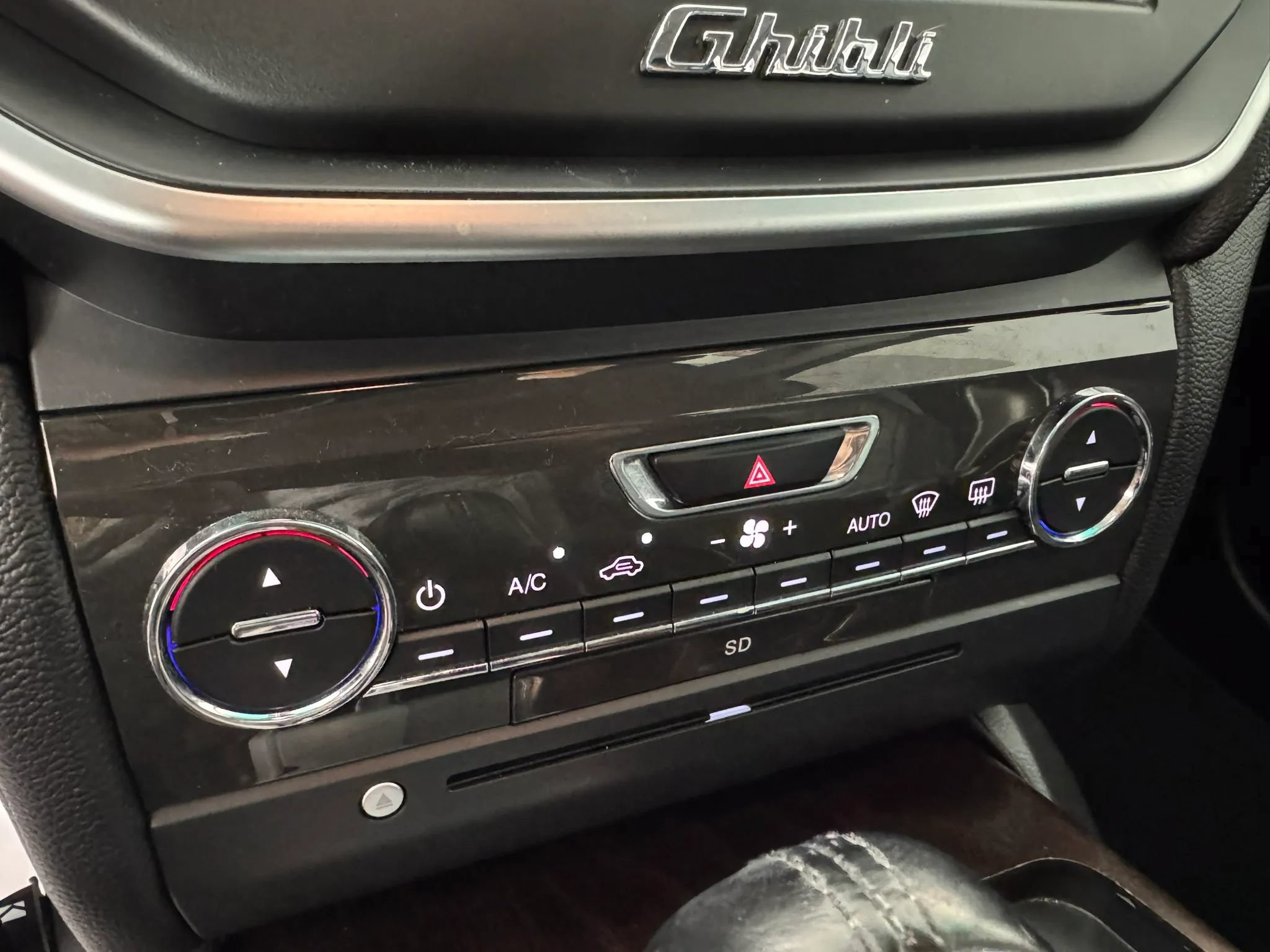 Used 2014 Maserati Ghibli S Q4 AWD/4WD image 22