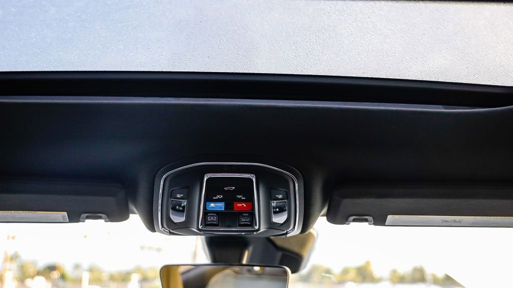 New 2025 Jeep Grand Cherokee L Altitude image 17