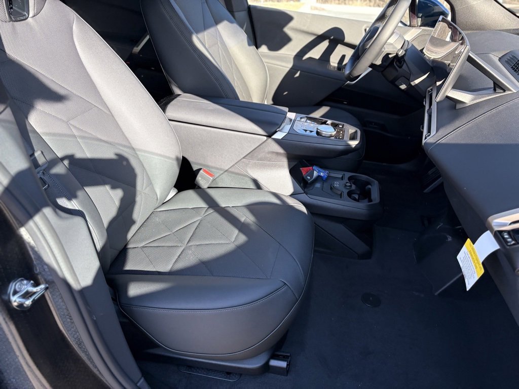 Used 2025 BMW iX xDrive50 w/ Sport Package image 24
