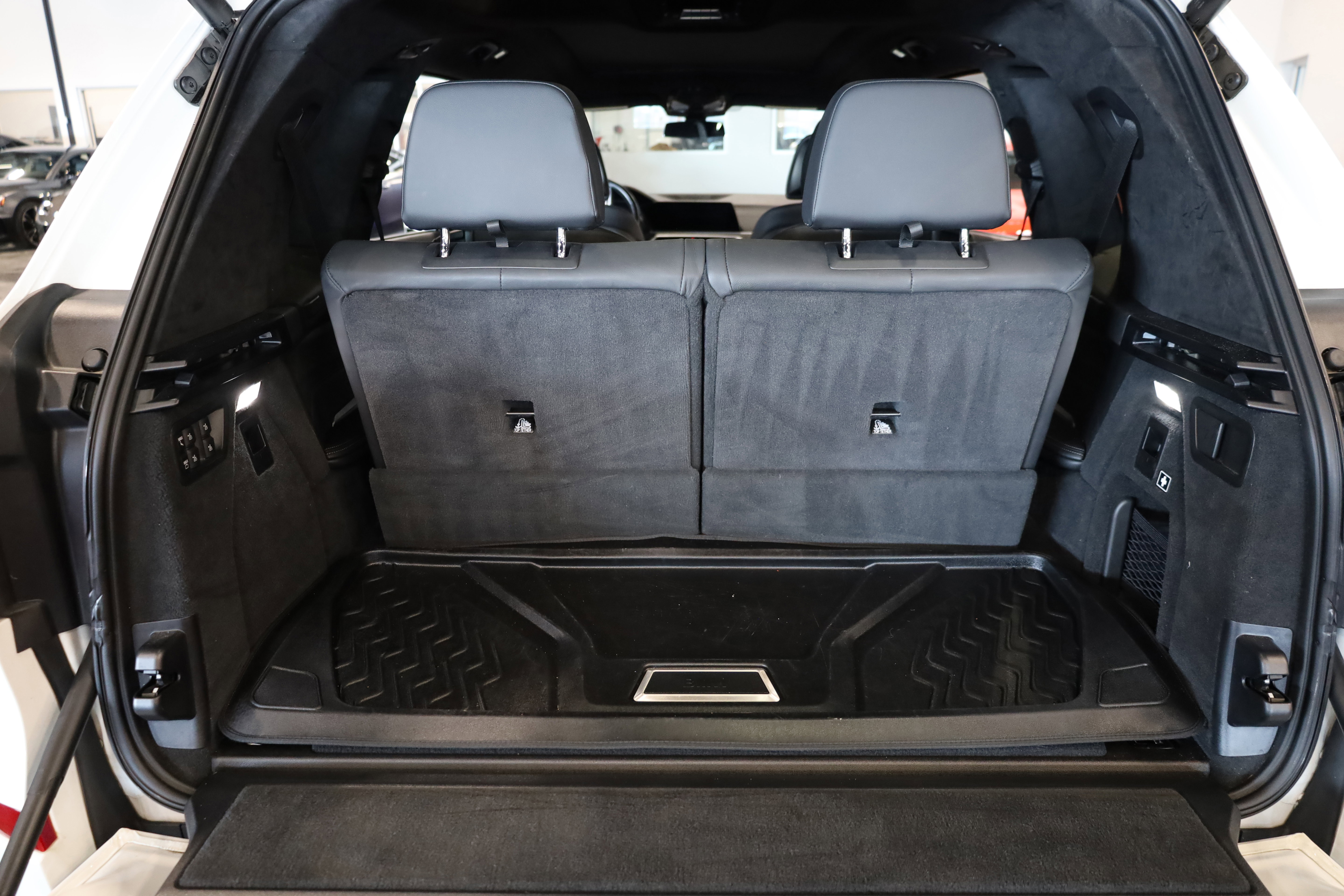 Used 2022 BMW X7 xDrive40i w/ M Sport Package image 7