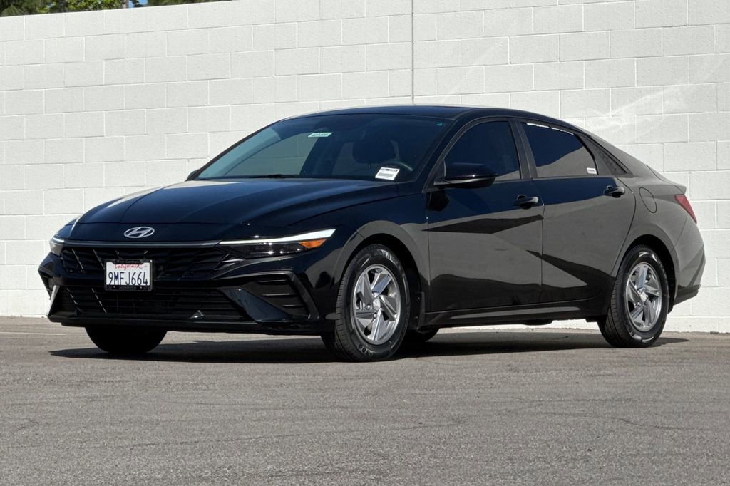 Used 2024 Hyundai Elantra SE image 10