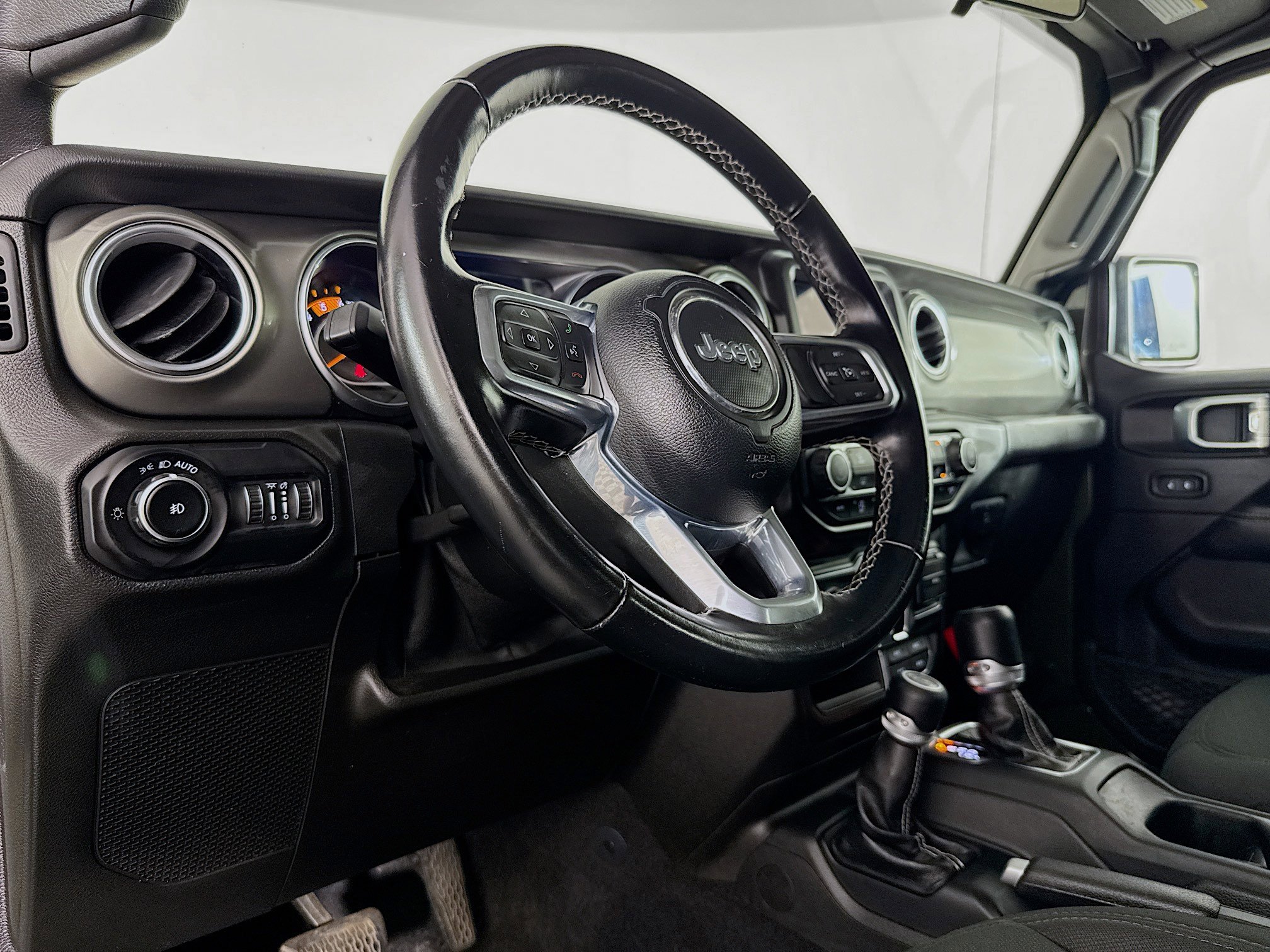 Used 2021 Jeep Wrangler Unlimited Sahara w/ Dual Top Group image 22