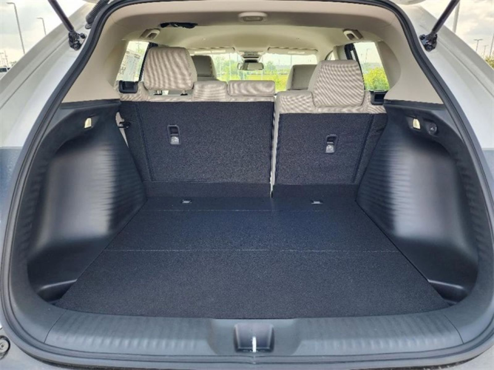 Used 2025 Honda HR-V LX image 8