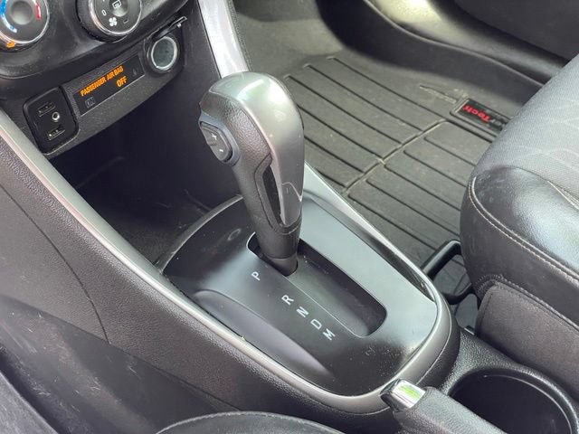 Used 2019 Chevrolet Trax LT w/ LT Convenience Package AWD/4WD image 21