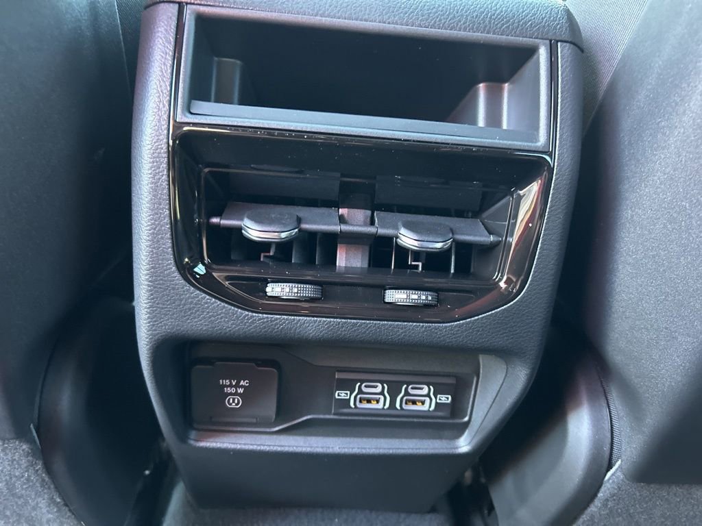 New 2025 Jeep Grand Cherokee Altitude image 33