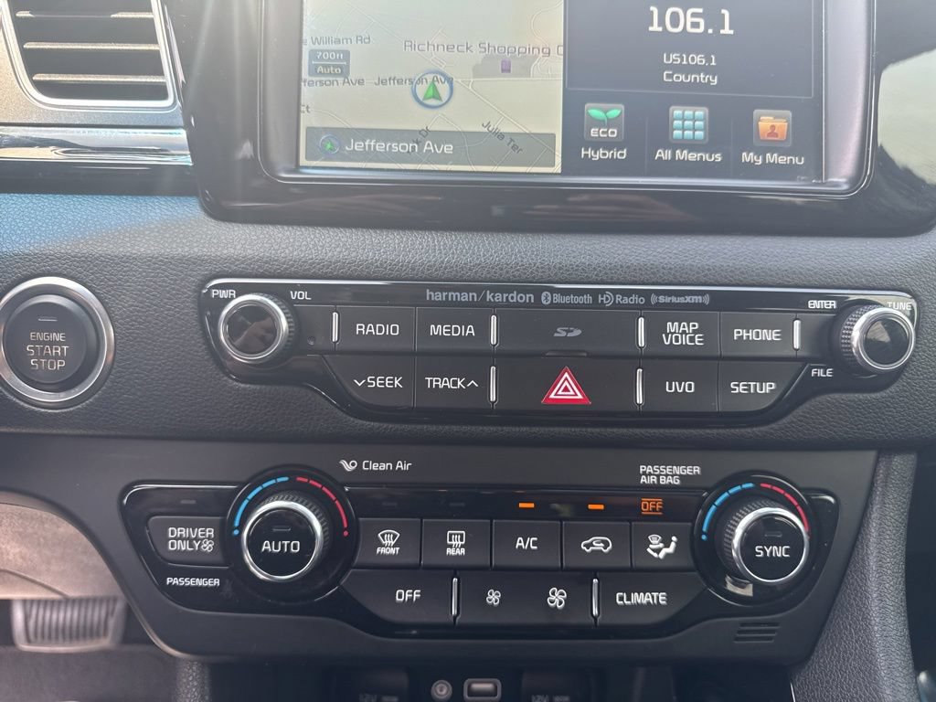Used 2017 Kia Niro Touring w/ Advanced Technology Package FWD image 17