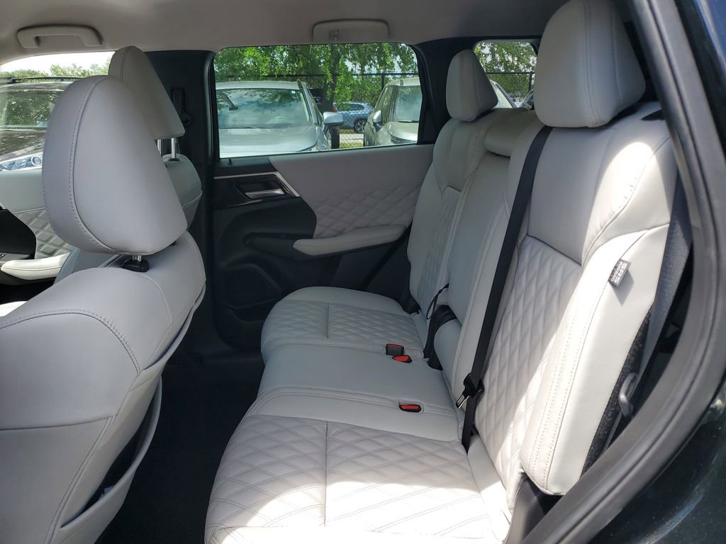 Used 2022 Mitsubishi Outlander SEL image 13