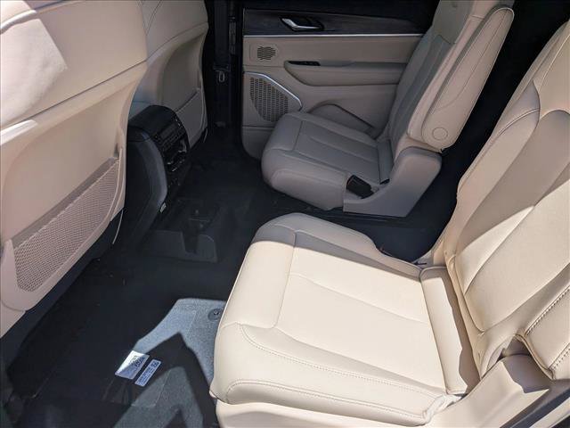 New 2026 Jeep Grand Cherokee L Limited AWD/4WD image 16