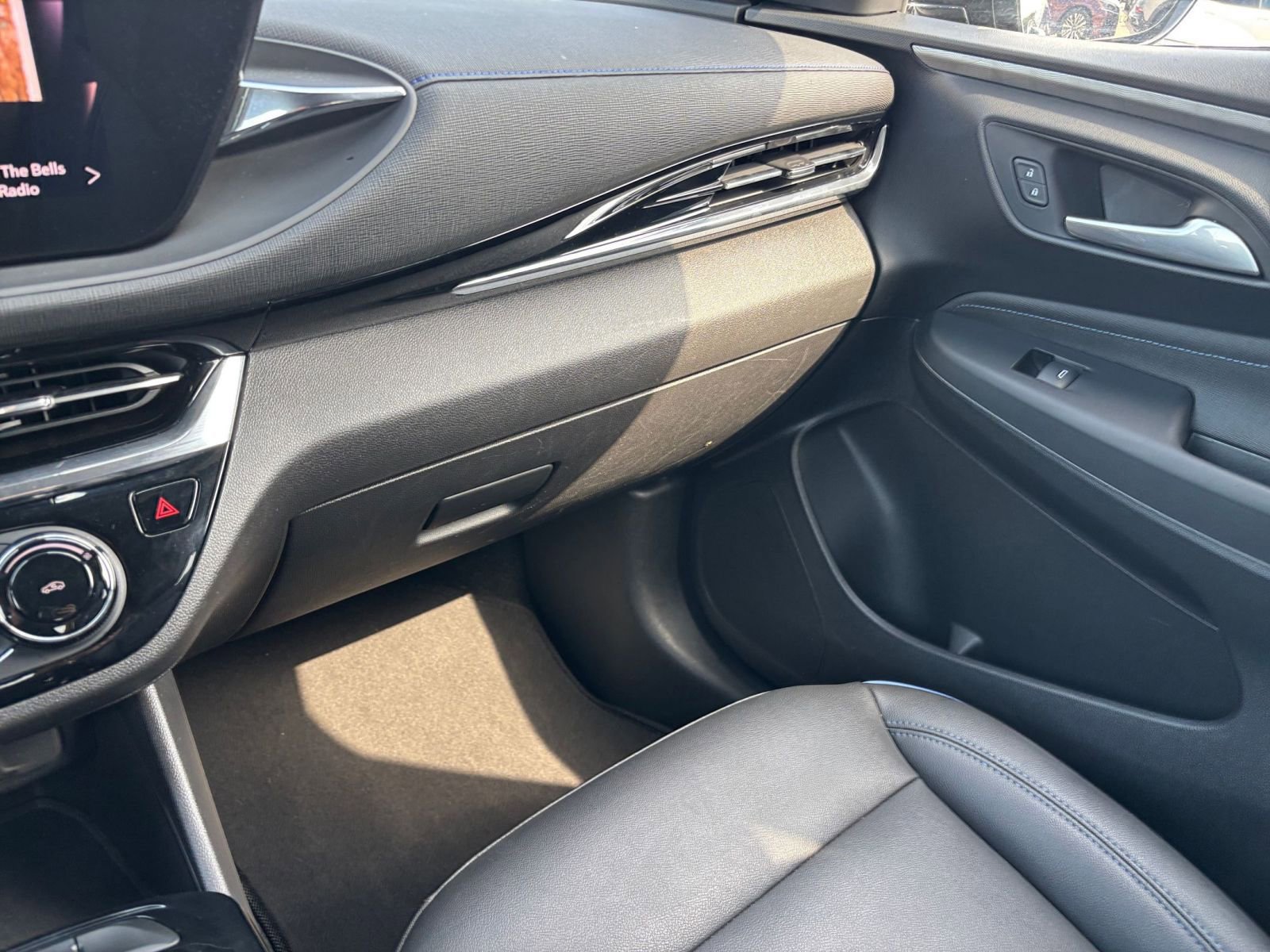 Used 2025 Buick Envista Sport Touring FWD image 34