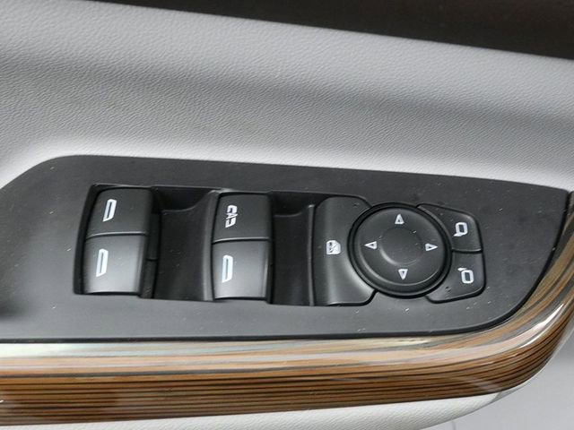 Used 2022 GMC Acadia SLE w/ LPO, Floor Liner Package AWD/4WD image 30