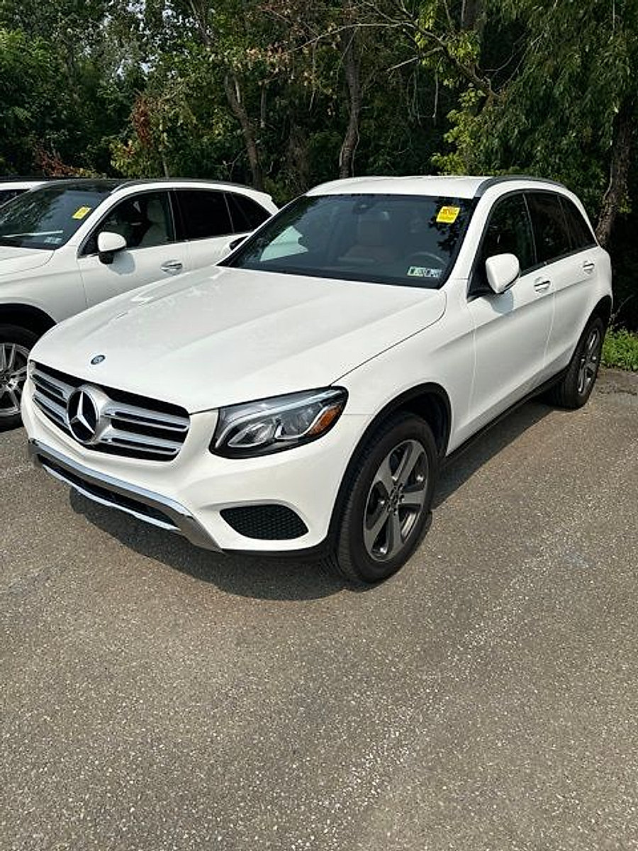 Used 2017 Mercedes-Benz GLC 300 4MATIC image 1
