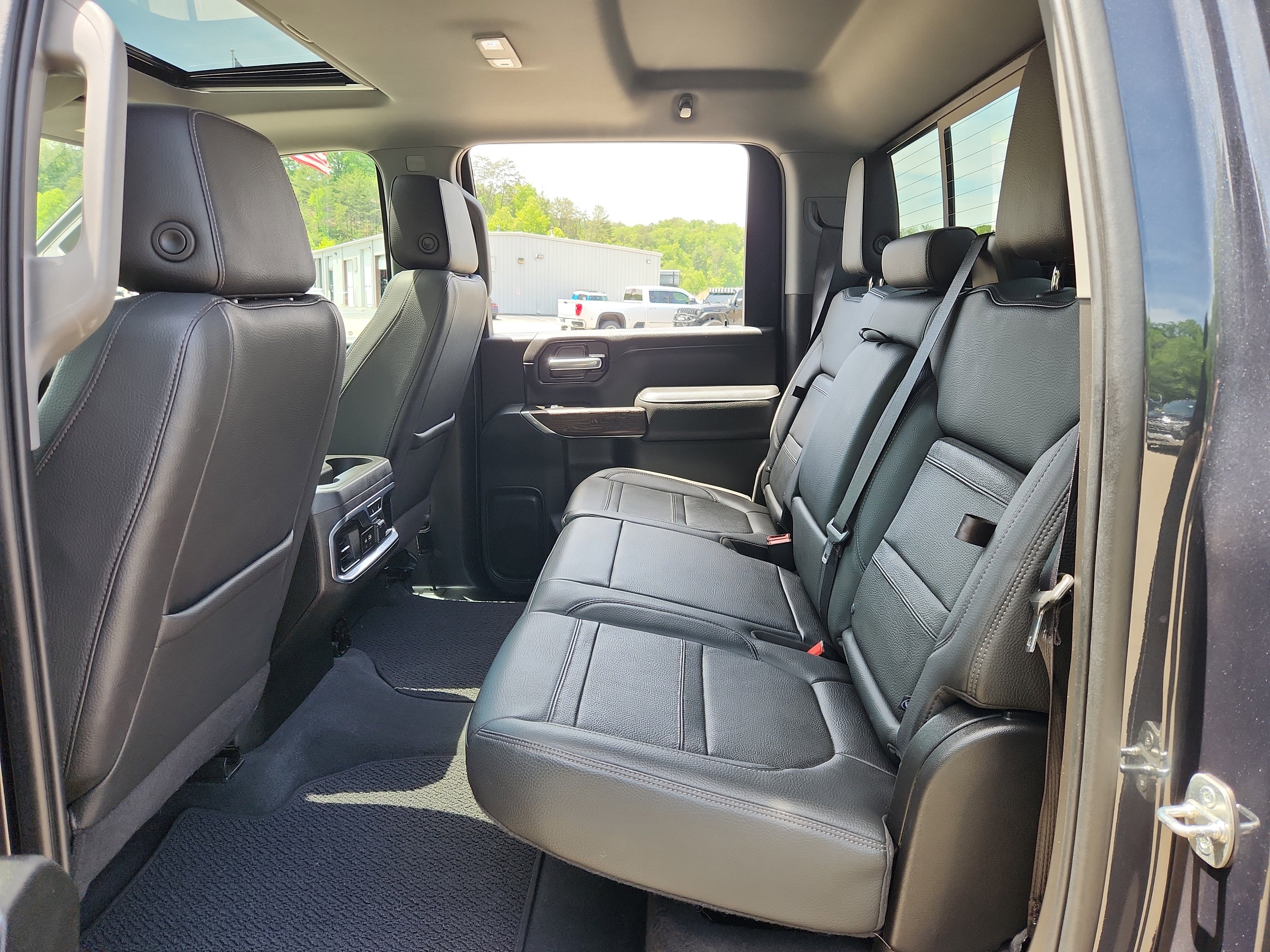 Used 2021 GMC Sierra 2500 Denali w/ Denali Ultimate Package AWD/4WD image 37