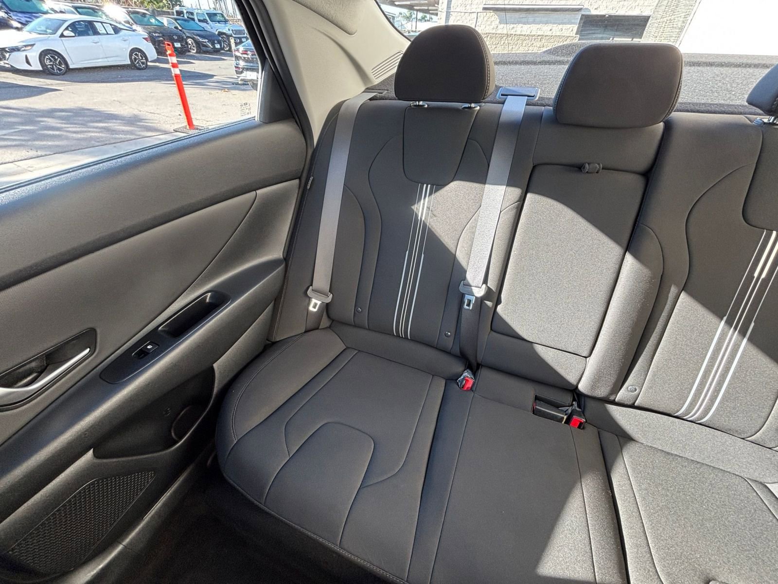 Used 2025 Hyundai Elantra SEL image 39