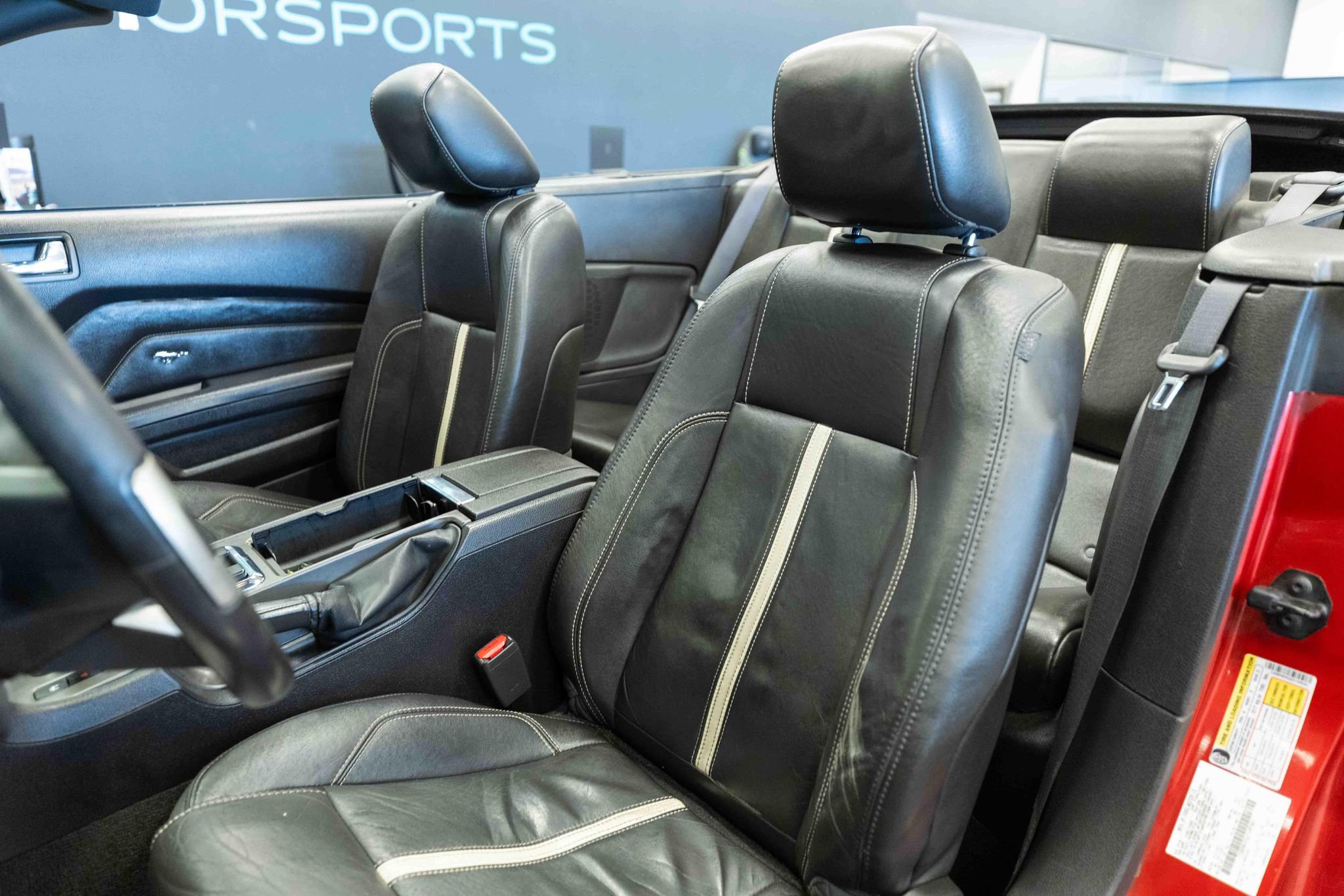 Used 2010 Ford Mustang GT RWD image 11