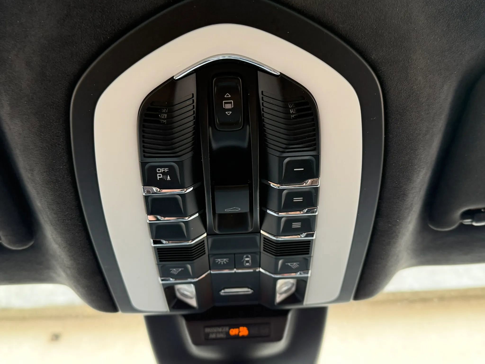 Used 2015 Porsche Macan Turbo image 29