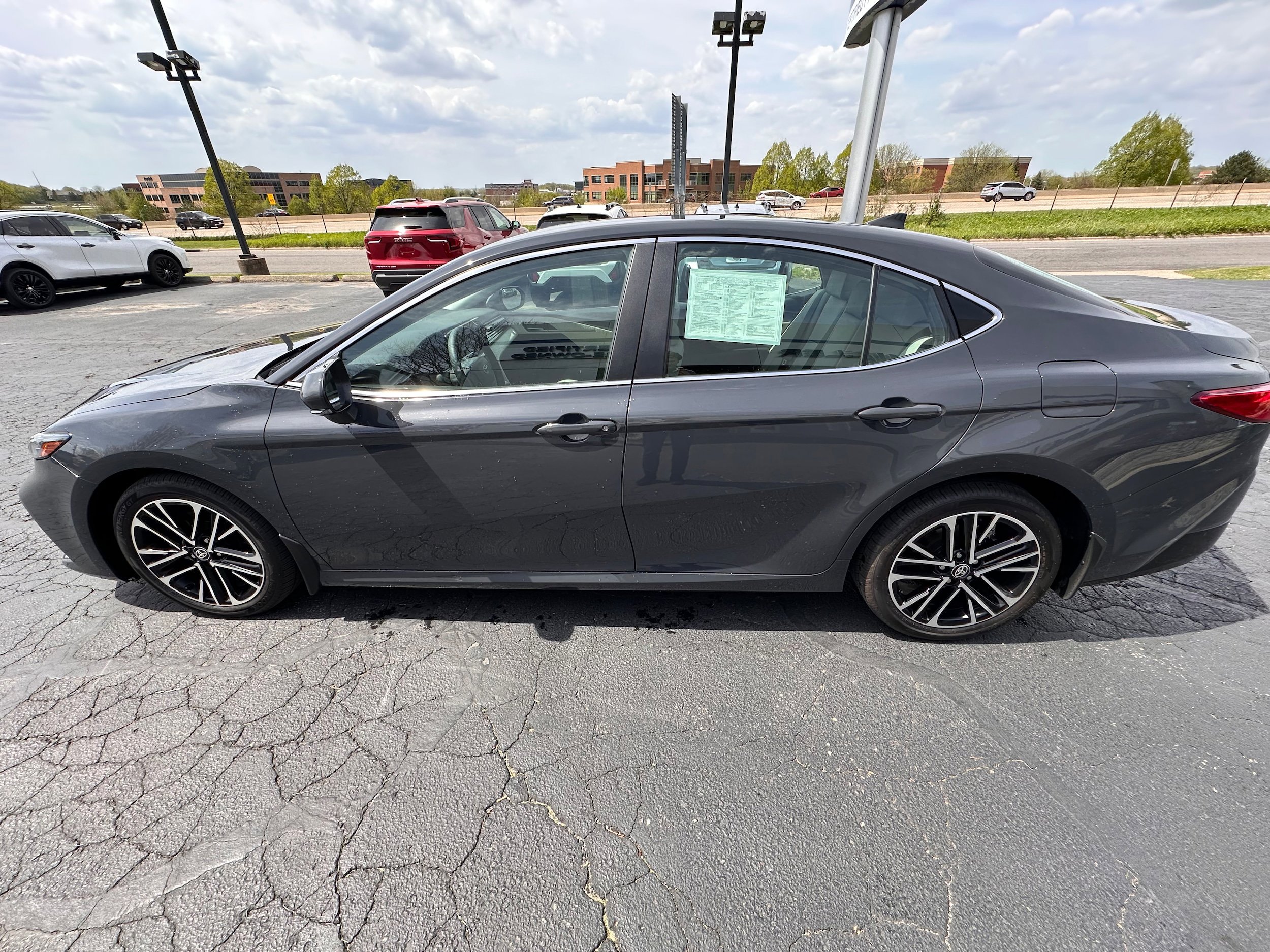 Used 2026 Toyota Camry XLE FWD image 6