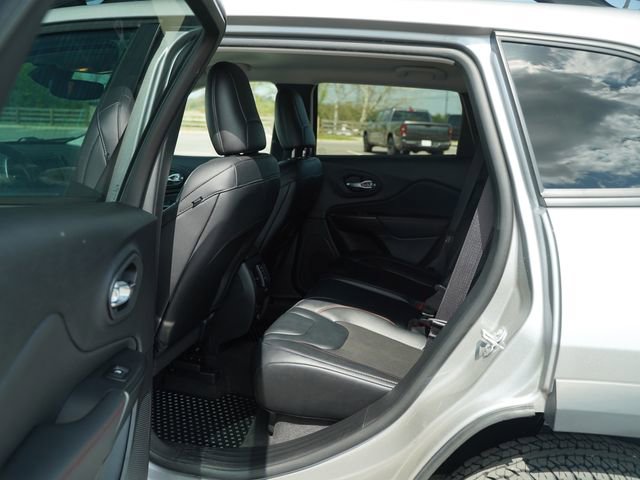 Used 2022 Jeep Cherokee Trailhawk image 15