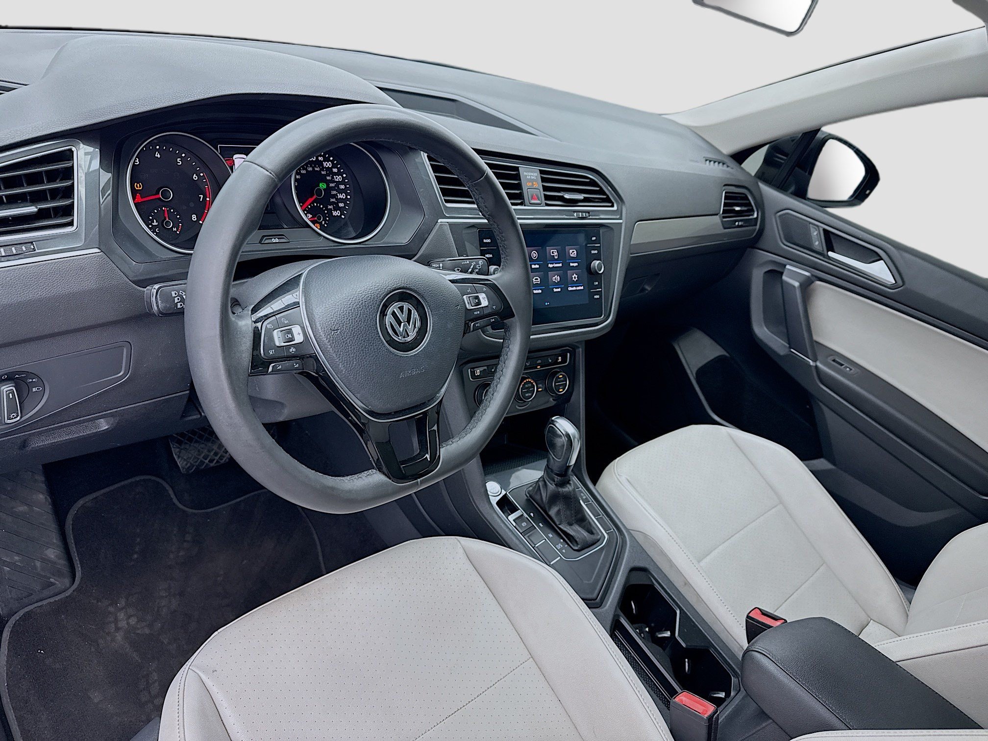 Used 2020 Volkswagen Tiguan SE w/ Panoramic Sunroof Package FWD image 7