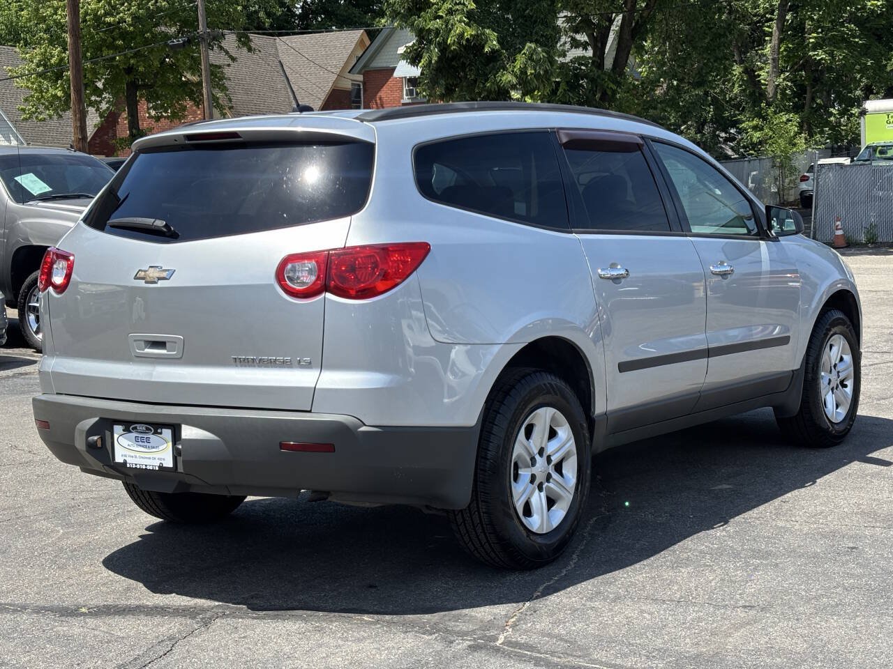 Used 2010 Chevrolet Traverse LS FWD image 8