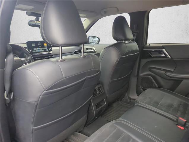 Used 2024 Mitsubishi Outlander SE FWD image 19