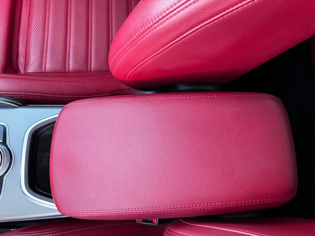 Used 2022 Alfa Romeo Giulia Veloce AWD/4WD image 34