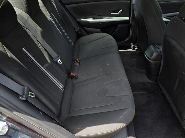 Used 2023 Hyundai Elantra SEL w/ Preferred Accessory Package FWD image 29