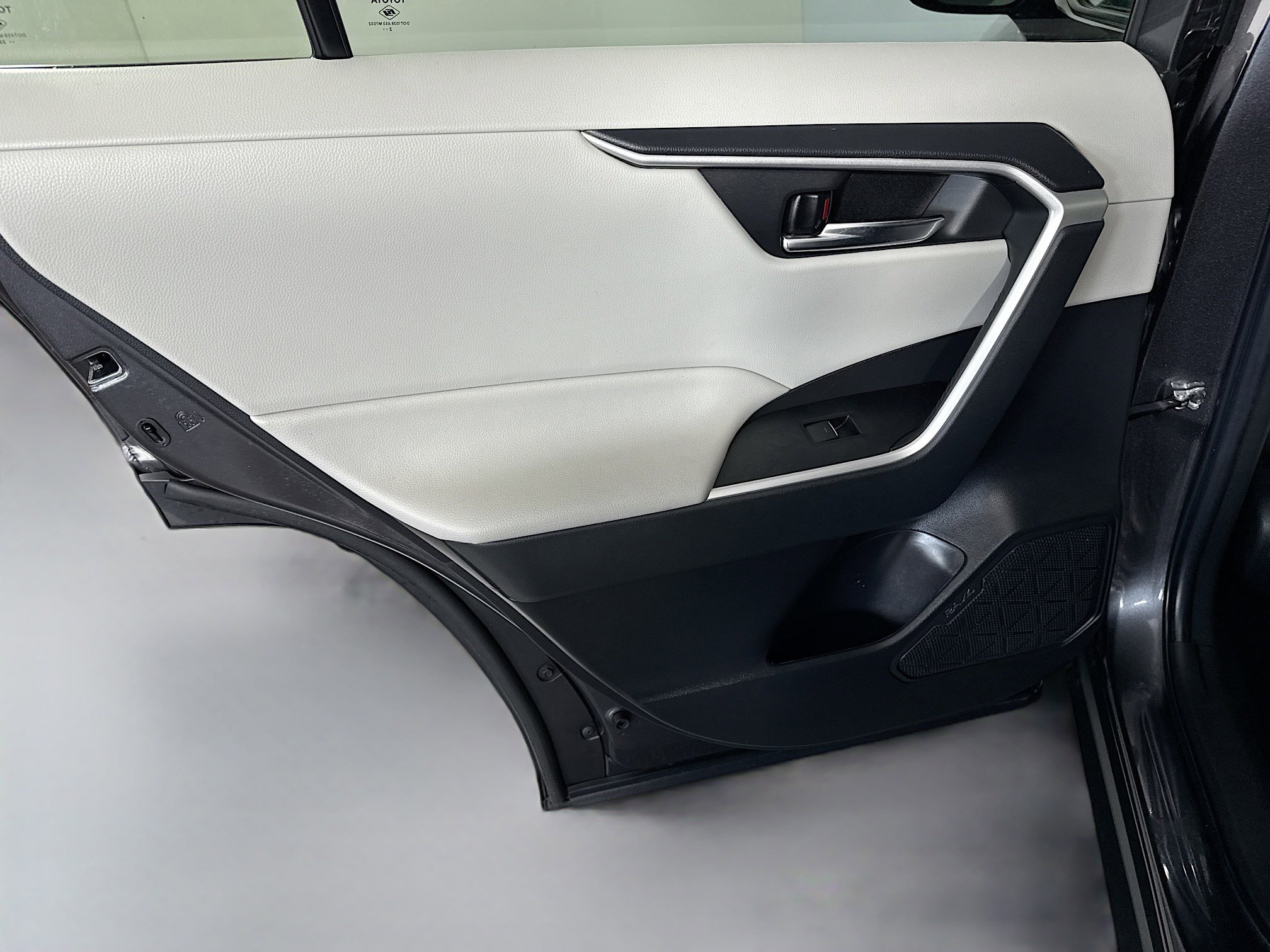 Used 2023 Toyota RAV4 XLE image 26