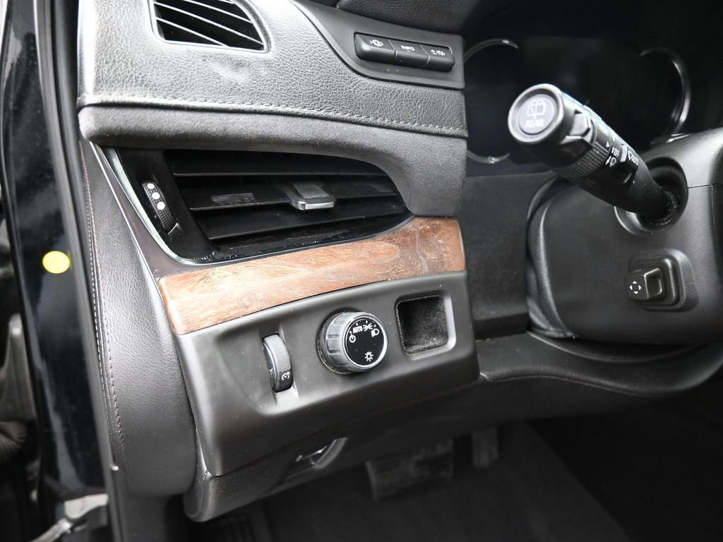 Used 2017 Cadillac Escalade Premium Luxury image 12