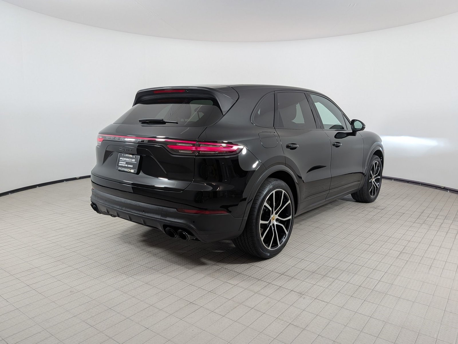 Certified 2023 Porsche Cayenne Platinum Edition AWD/4WD image 9