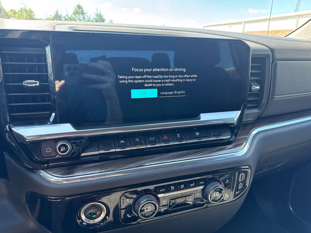Used 2023 Chevrolet Silverado 1500 LT AWD/4WD image 9
