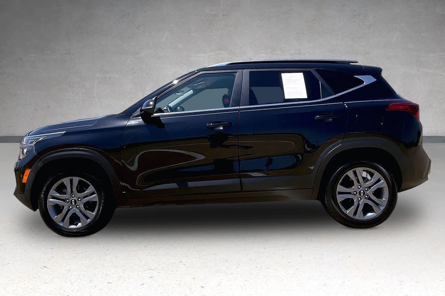 Used 2021 Kia Seltos S FWD image 3