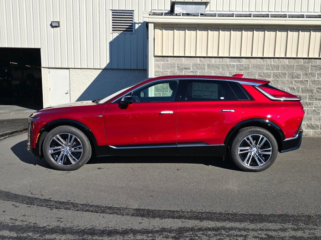 New 2026 Cadillac Lyriq Luxury image 3