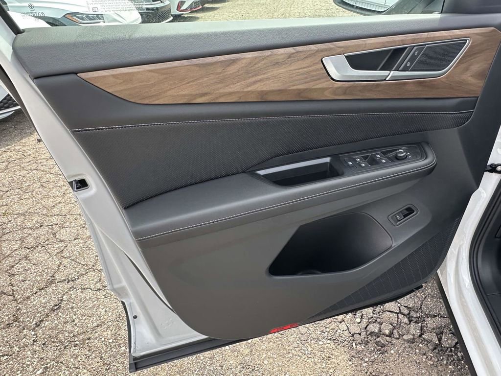New 2026 Volkswagen Atlas SE image 12