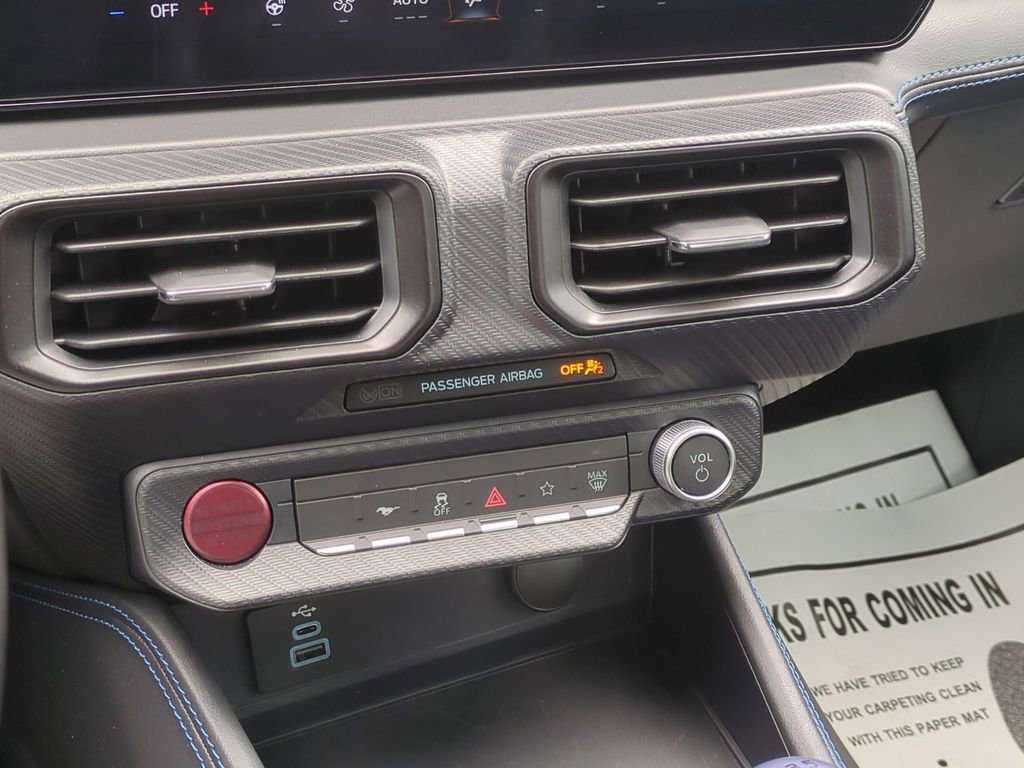 Used 2025 Ford Mustang Dark Horse image 22