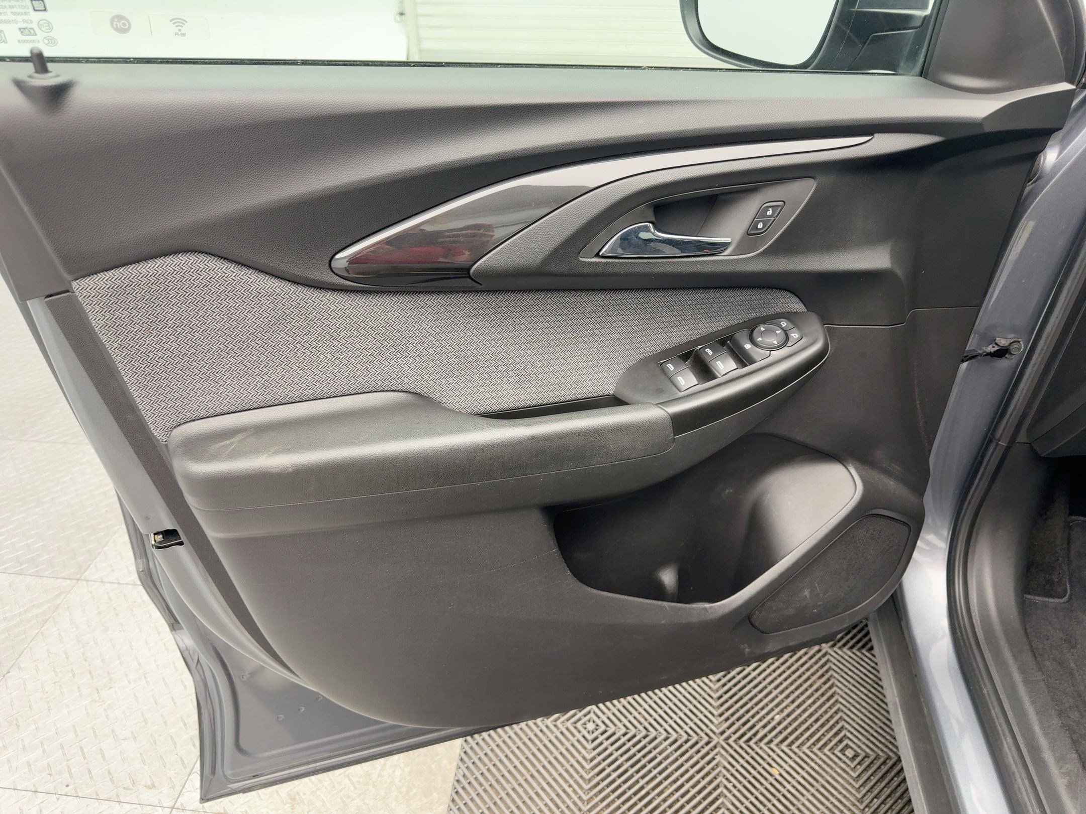 Certified 2022 Chevrolet TrailBlazer LT w/ Convenience Package image 12