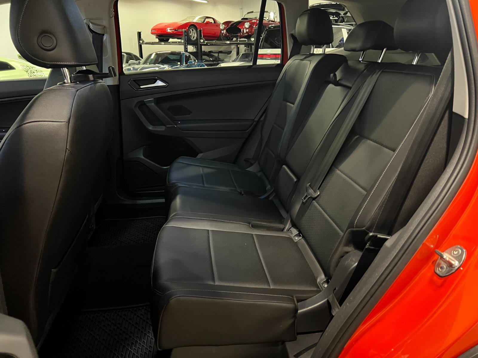 Used 2018 Volkswagen Tiguan SEL AWD/4WD image 28