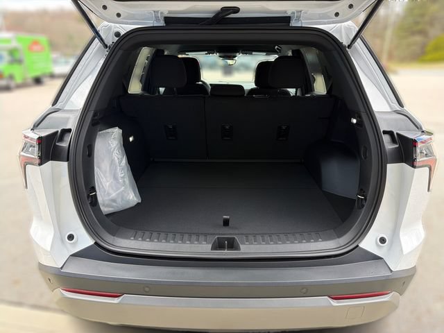 New 2026 Chevrolet Equinox LT w/ Safety and Technology Package FWD image 12
