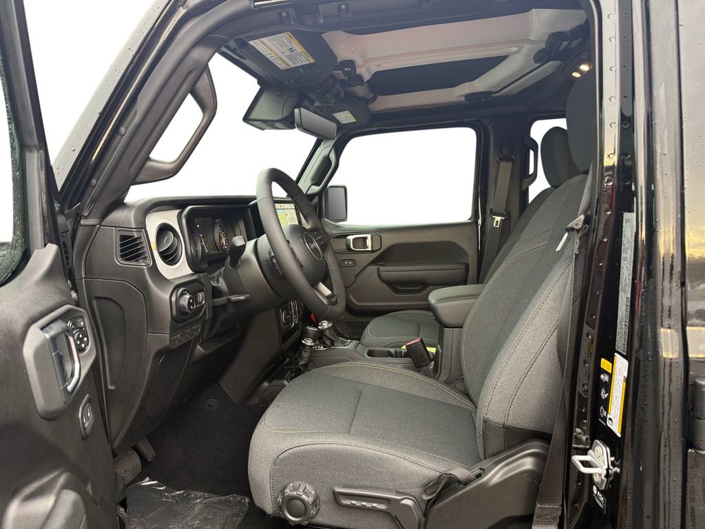 New 2025 Jeep Gladiator Sport image 9