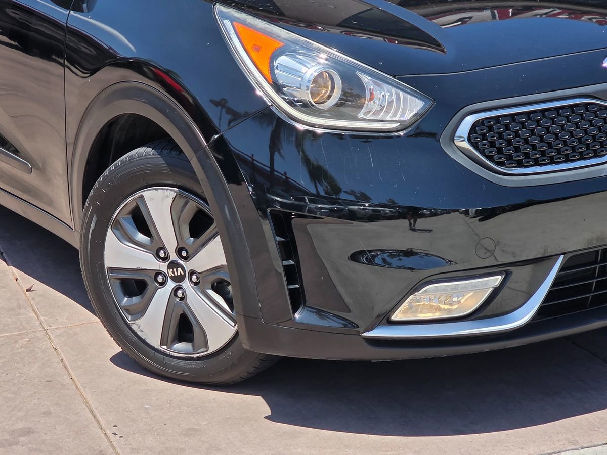 Used 2018 Kia Niro EX FWD image 4
