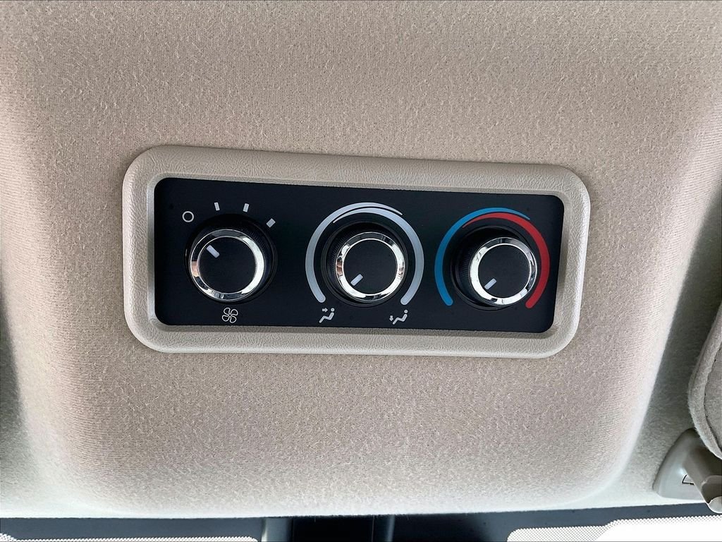 Used 2025 Chevrolet Express 3500 LT w/ LT Preferred Equipment Group RWD image 26