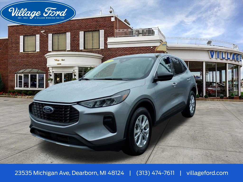 Used 2023 Ford Escape Active image 1