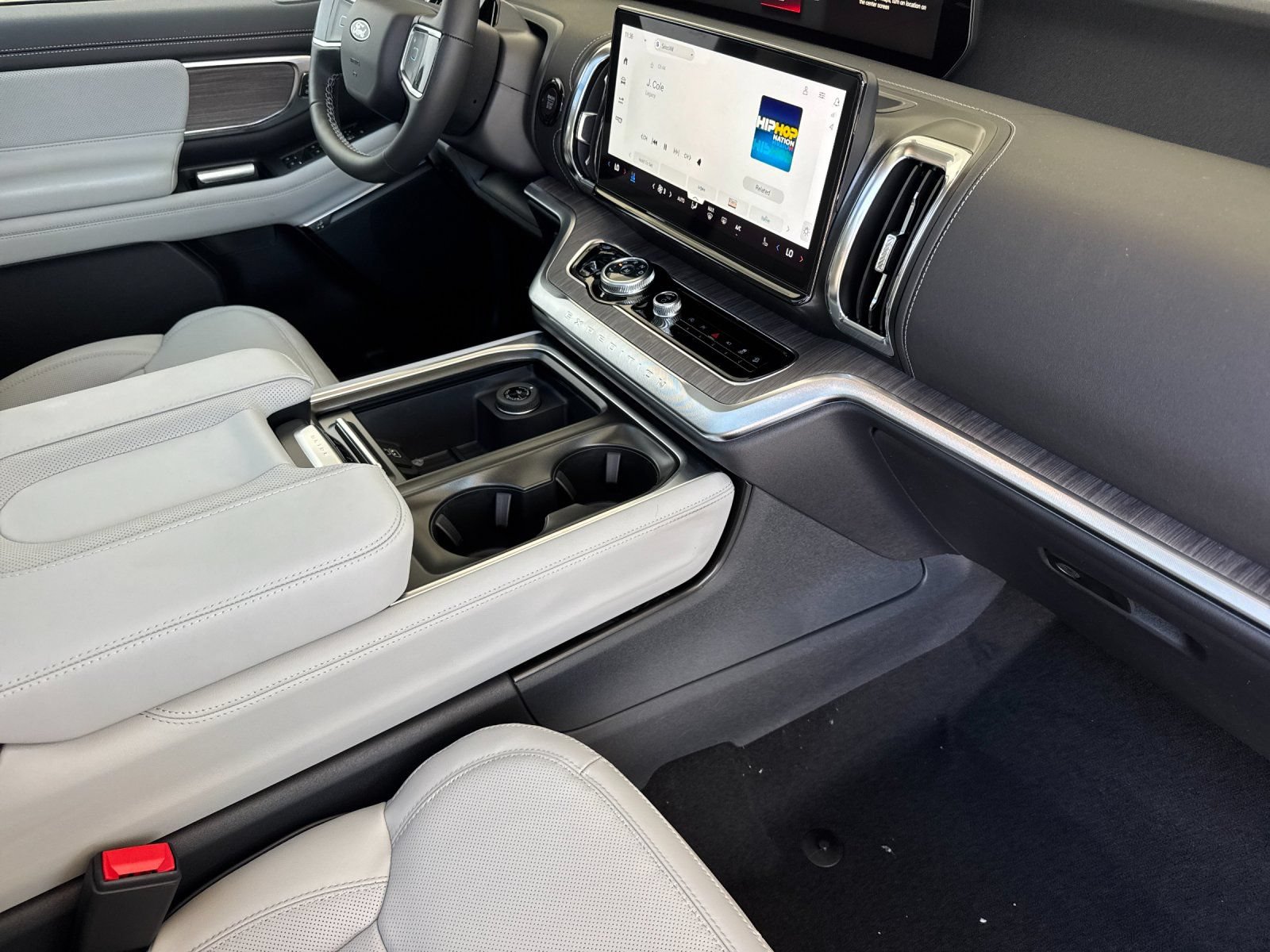 New 2026 Ford Expedition Platinum w/ Platinum Ultimate Package AWD/4WD image 17