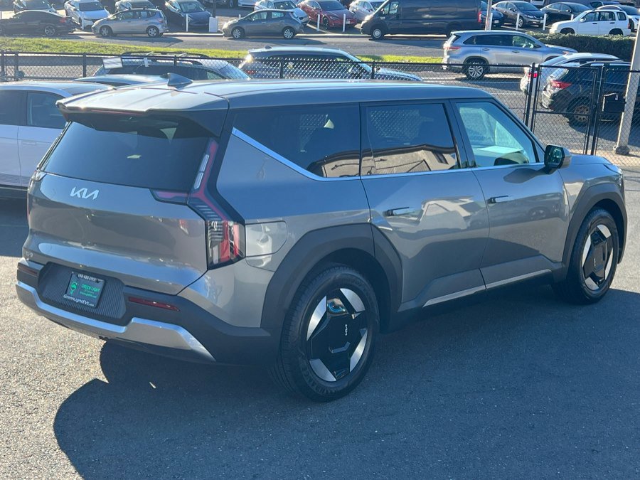 Used 2024 Kia EV9 Light Long Range image 5