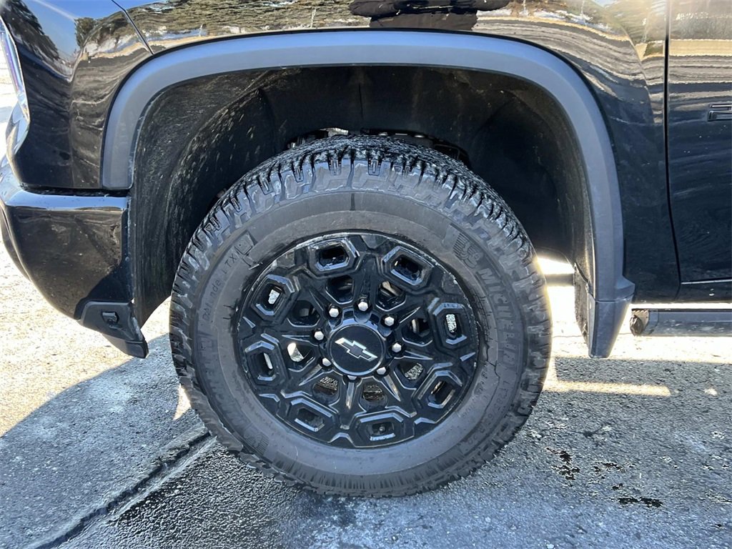 Certified 2024 Chevrolet Silverado 2500 LTZ w/ LTZ Plus Package image 6
