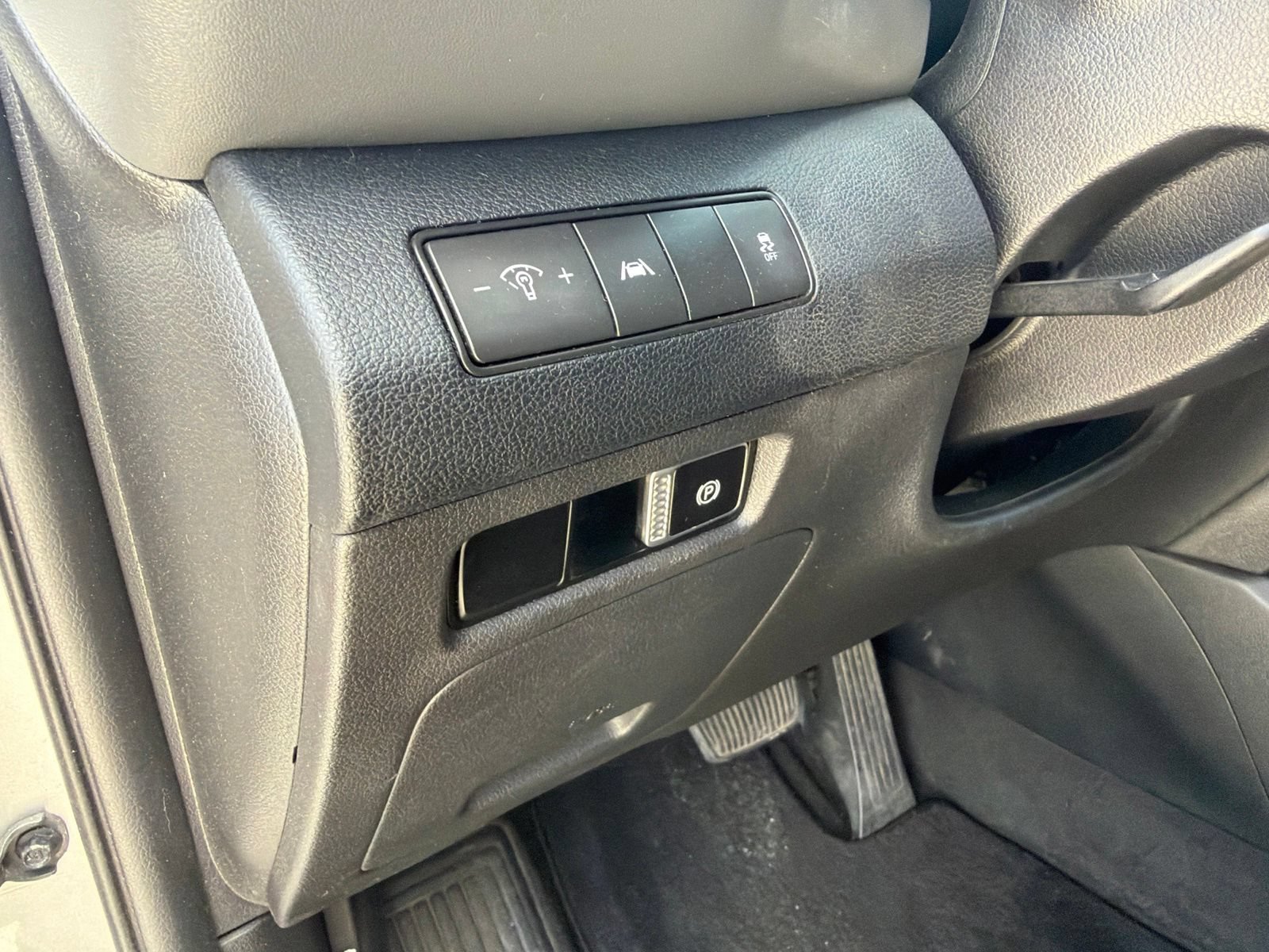 Used 2022 Hyundai Santa Fe SEL w/ Cargo Package FWD image 18